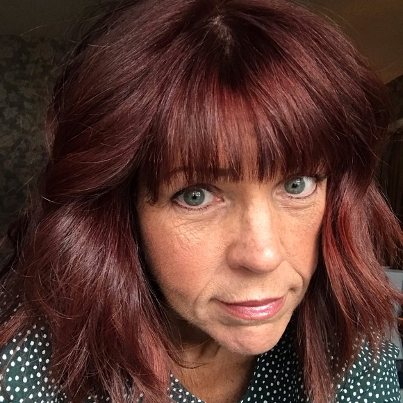 Meet your Posher, Sarah - Picture 1 of 2